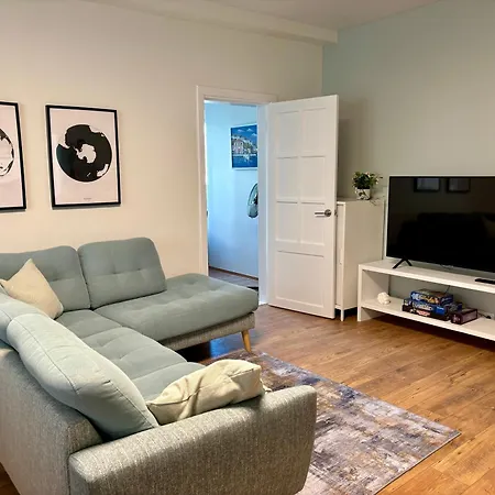 3br With Free Wifi & Parking Lägenhet *