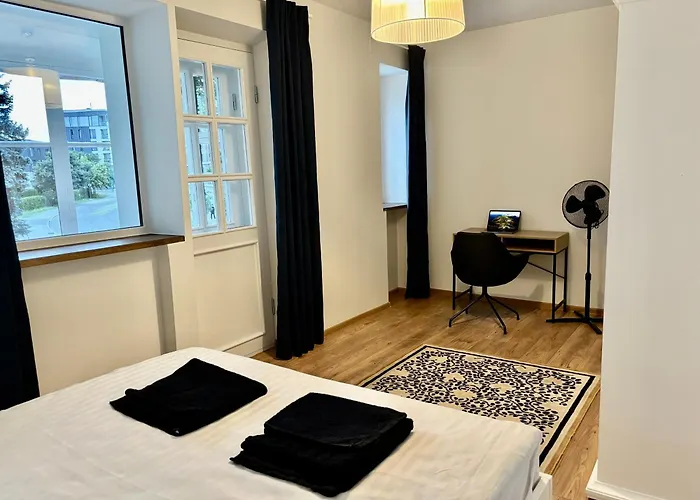 3br With Free Wifi & Parking