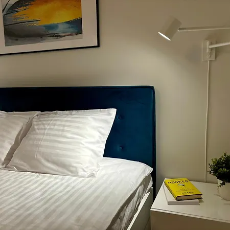 3br With Free Wifi & Parking Apartman