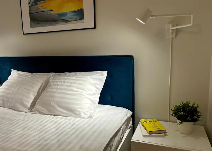 3br With Free Wifi & Parking Appartement